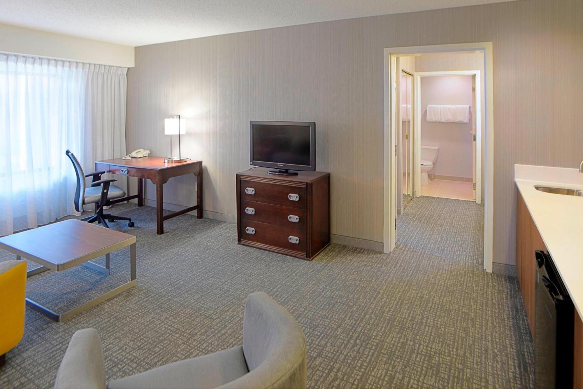 Courtyard By Marriott Кокомо Экстерьер фото