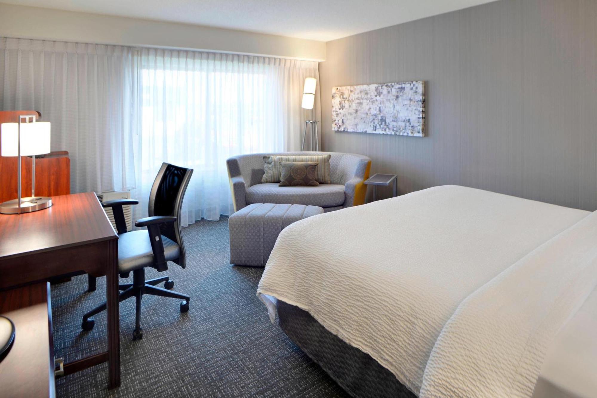 Courtyard By Marriott Кокомо Экстерьер фото