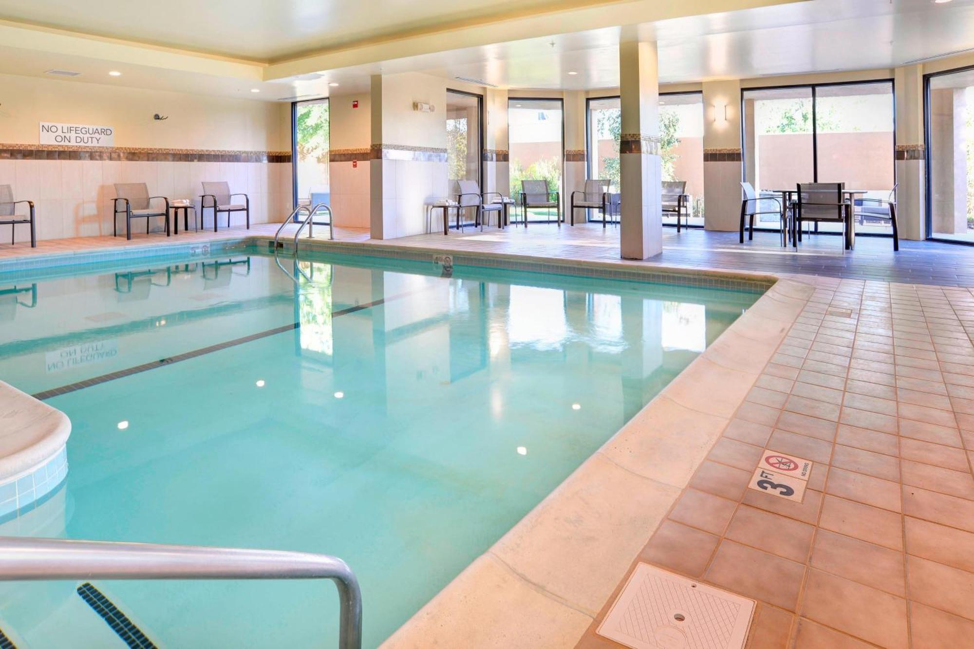 Courtyard By Marriott Кокомо Экстерьер фото