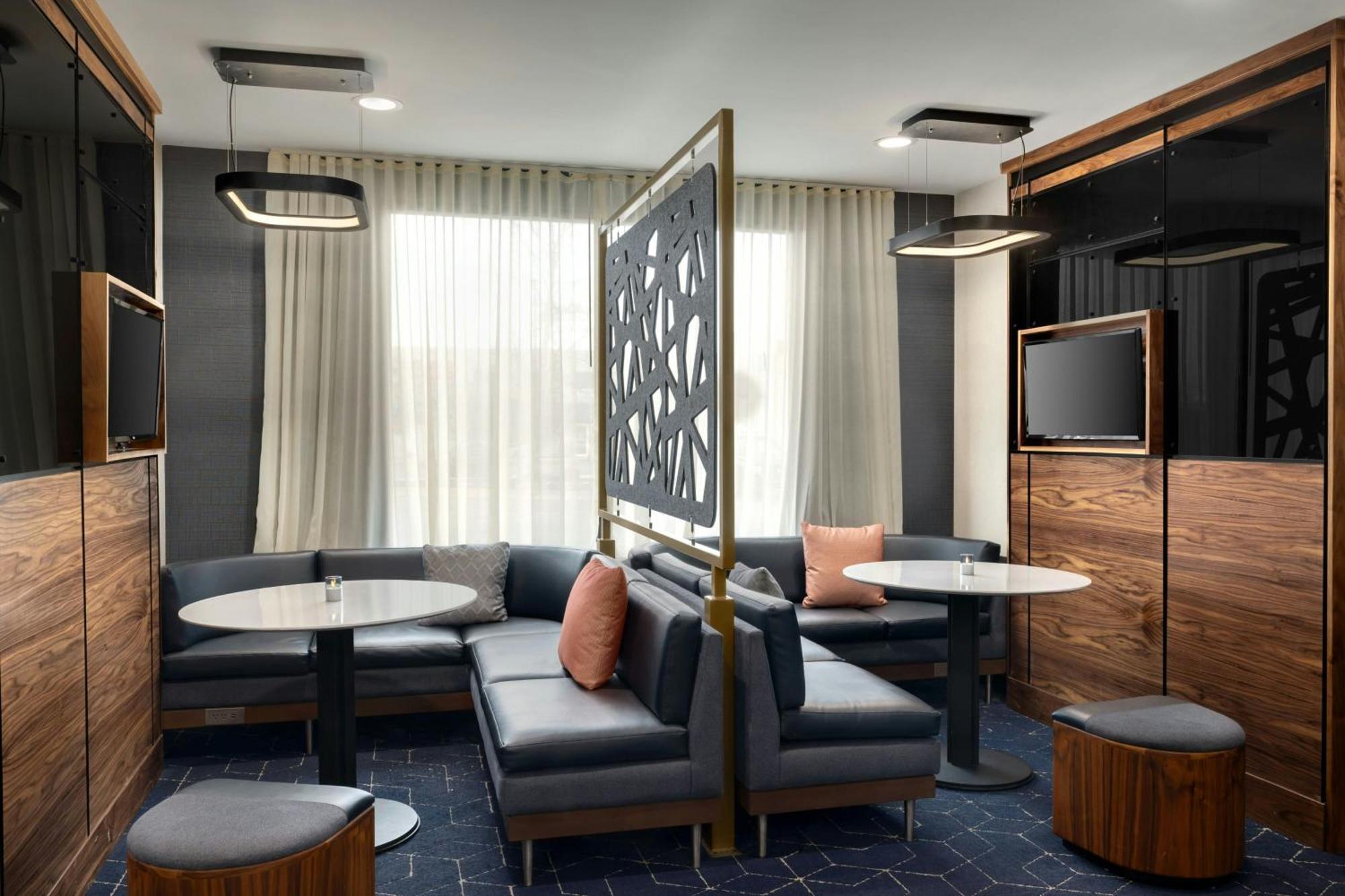 Courtyard By Marriott Кокомо Экстерьер фото